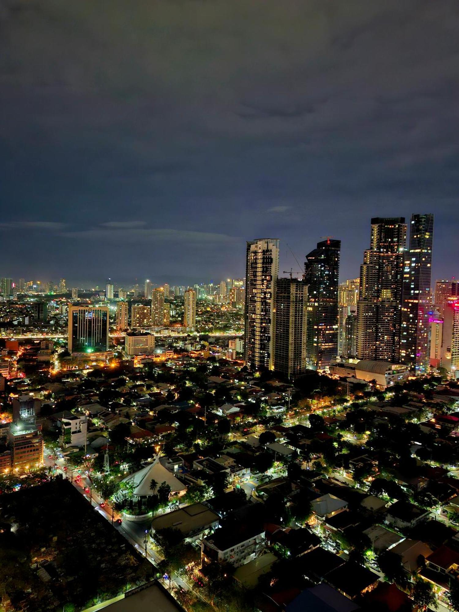 Serene Suite In Jazz Residences Makati City Exterior photo